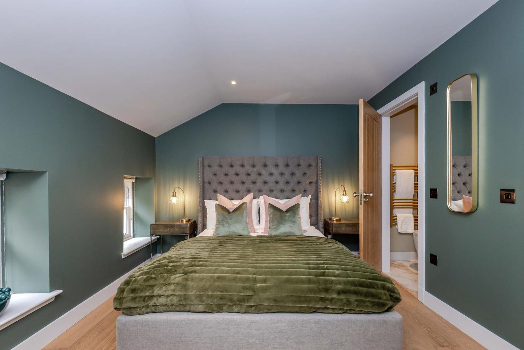 Dragon - Centre 2 Bed Luxury Mews House Дом отдыха