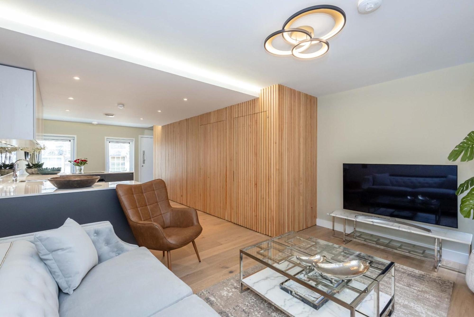 Дом отдыха Dragon - Centre 2 Bed Luxury Mews House